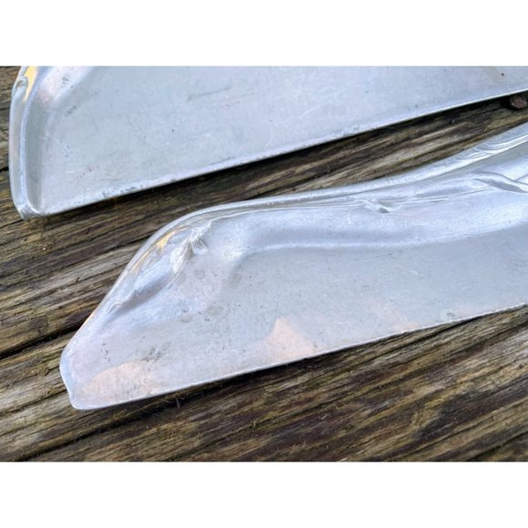 Vintage Aluminum Crumb Tray with Scraper Ornate Nouveau Floral - Picture 5 of 13